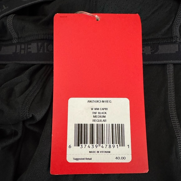 ⭐️NWT⭐️The North Face Black Performance Leggings Size Medium - Picture 8 of 8